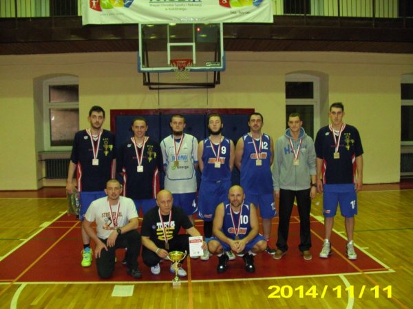 KOŁOBRZEG  - NASI WRACAJĄ Z PUCHAREM NIEPODLEGŁOŚCI